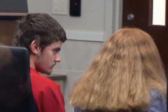 Thiếu niên sát hại cha mẹ để lên kế hoạch ám sát ông Trump