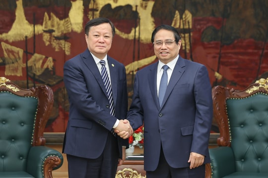 Thủ tướng đề nghị COMAC hỗ trợ các đối tác Việt Nam phát triển đội tàu bay