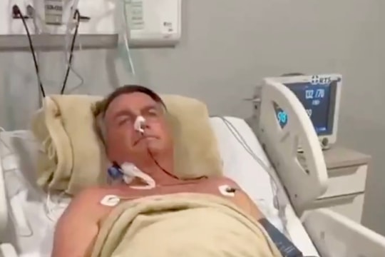 Cựu Tổng thống Brazil Bolsonaro phục hồi sau ca phẫu thuật dài