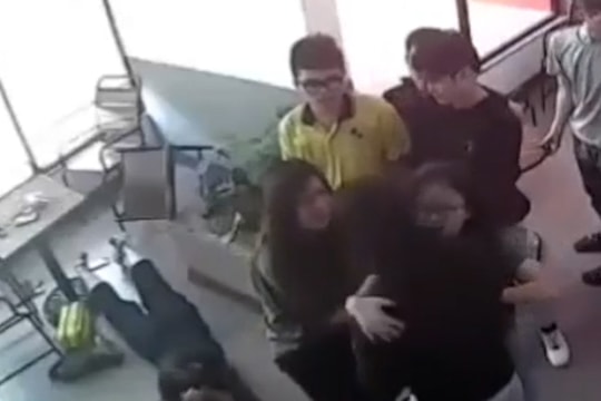 Đề nghị truy tố người đàn ông đánh bạn gái trong quán cà phê ở TP HCM