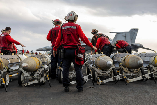 Video Mỹ chuẩn bị tấn công Houthi, hơn 120 người thiệt mạng ở Yemen trong tháng qua