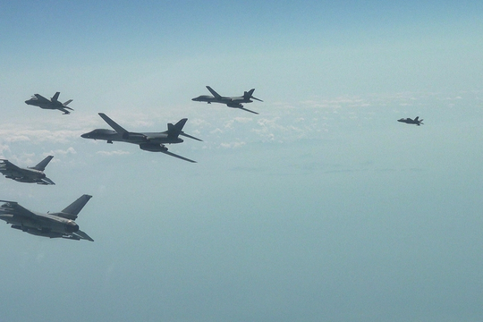 Mỹ và Hàn Quốc tập trận với máy bay ném bom B-1B