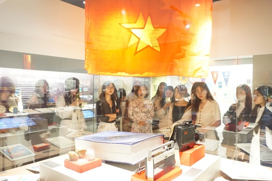 Người làm báo với vai trò làm 'điểm kết nối' lịch sử báo chí xưa - nay