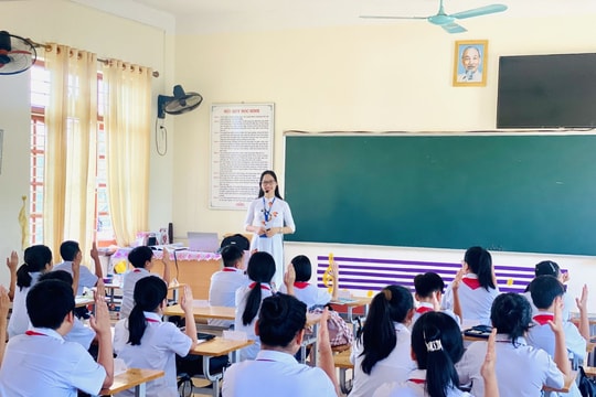 'Chạy đua' với 2 tiết/tuần: Thầy trò loay hoay ôn thi dưới sức ép Thông tư 29