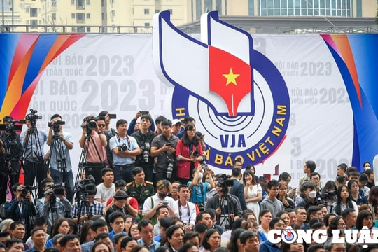 Luôn đồng hành và là chỗ dựa vững chắc cho người làm báo trong bối cảnh báo chí hiện đại đầy thách thức