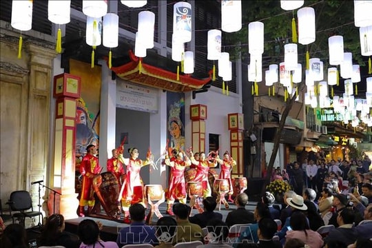 Chuỗi hoạt động văn hóa đặc sắc tại phố cổ Hà Nội kỷ niệm 50 năm Giải phóng miền Nam