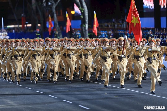 Mãn nhãn với màn hợp luyện diễu binh, diễu hành 30/4