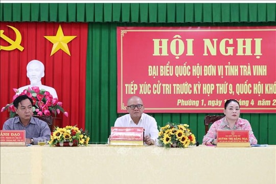 Cử tri Trà Vinh đề nghị có một bộ sách giáo khoa dùng chung cả nước