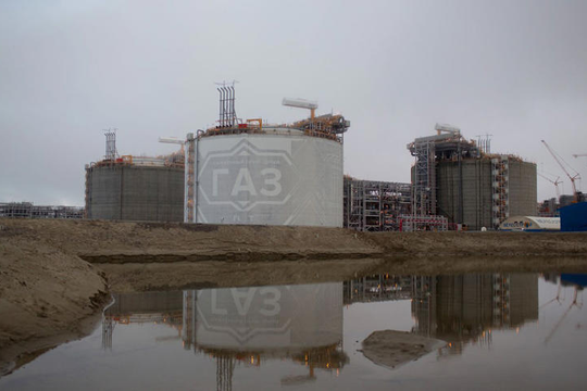 EU trì hoãn trừng phạt LNG Nga để tránh phụ thuộc Mỹ