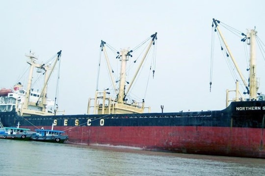 Người thân Giám đốc SSG rút 25% vốn khi thị giá cổ phiếu 'bốc hơi' 40% do ảnh hưởng thuế quan