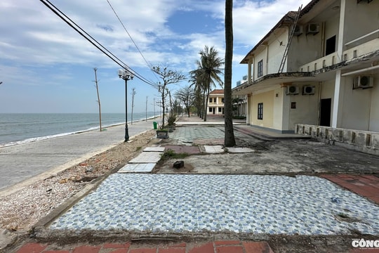 Biển Cửa Lò nhếch nhác trước ngày khai hội