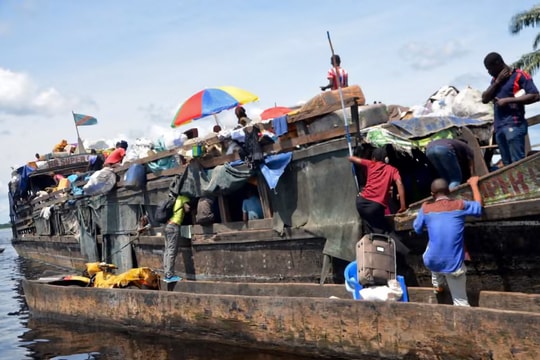 Ít nhất 148 người thiệt mạng sau khi tàu cháy trên sông Congo