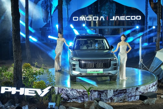 Jaecoo J7 PHEV giảm giá sốc cạnh tranh BYD Sealion 6