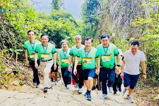 2.000 vận động viên tham gia giải leo núi Yên Tử do Hội Nhà báo tỉnh Quảng Ninh tổ chức