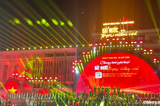 ‘Đất nước trọn niềm vui’ - Bản hùng ca của đất nước hoà bình và đổi mới