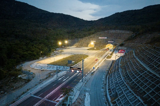 Hơn 8.200 lượt xe di chuyển trên cao tốc Cam Lâm - Vĩnh Hảo mỗi ngày