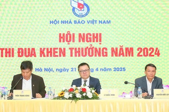 Đẩy mạnh phong trào thi đua, khen thưởng trong đội ngũ những người làm báo