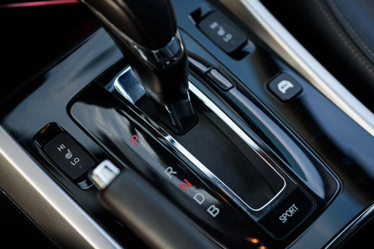 Ý nghĩa của chữ B trên cần số xe và khi nào nên dùng