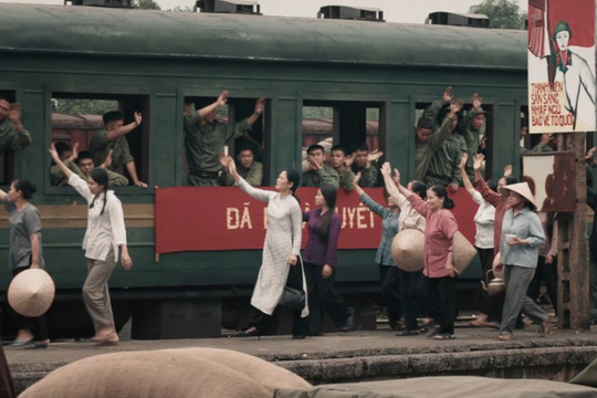 Những đại cảnh ấn tượng trong phim ‘Mưa đỏ’