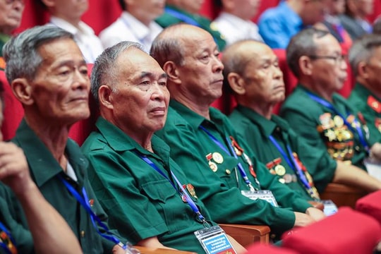 Gần 2 triệu người có công được tặng quà nhân dịp kỷ niệm trọng đại của đất nước