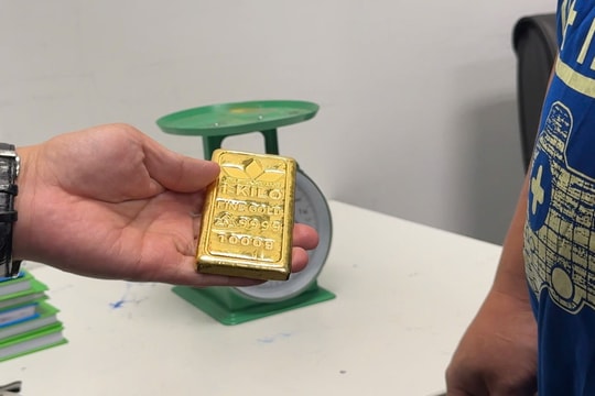 Liên tiếp triệt phá các đường dây buôn lậu vàng, ma túy tinh vi qua sân bay