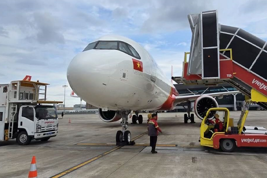 Vì sao nhiều chuyến bay do Vietjet Air khai thác bị chậm giờ?