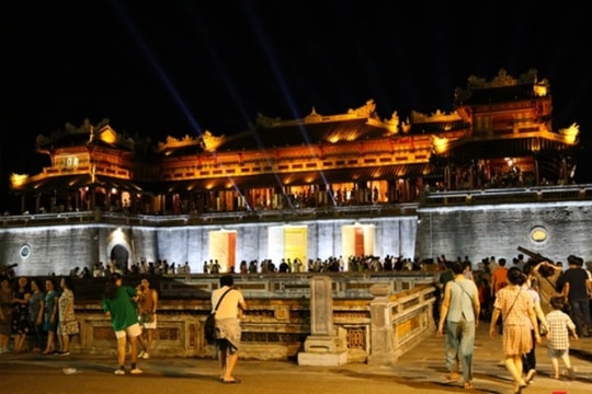 Huế miễn phí vé tham quan Đại Nội về đêm