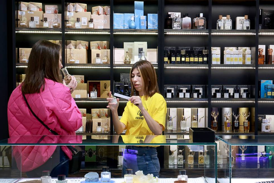 Nga áp thuế 35% đối với nước hoa nhập khẩu từ các nước không thân thiện