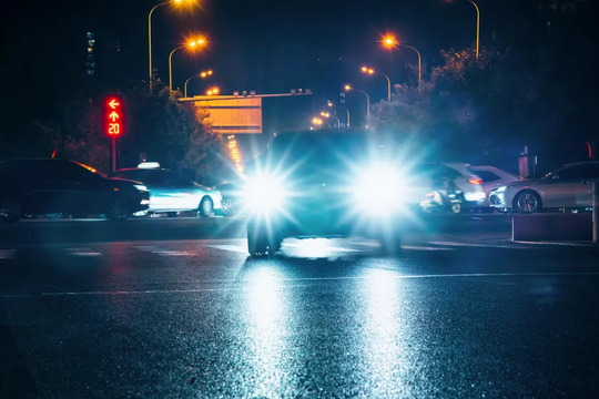 Mẹo lái xe ban đêm an toàn hơn