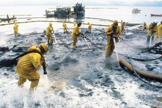 Tổ chức, cá nhân gây sự cố chất thải phải chi trả chi phí ứng phó, phục hồi môi trường