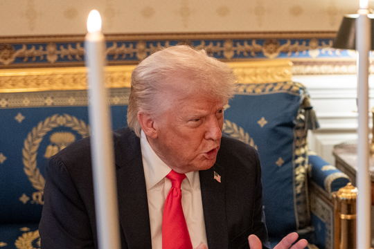 Hai ông Trump và Zelenskyy bất đồng vì vấn đề Crimea, hòa đàm Ukraine lại căng thẳng