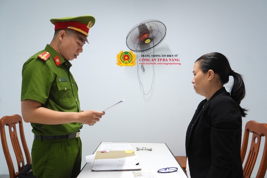 "Nổ" là cán bộ thanh tra lừa đảo 900 triệu đồng "chạy" sổ đỏ