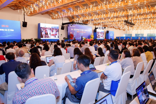 Đại hội đồng cổ đông Sacombank: Đặt mục tiêu tăng trưởng lên đến 15% lần đầu lên kế hoạch chia cổ tức sau 9 năm