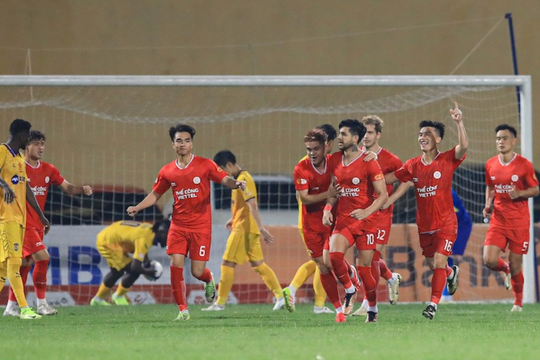 Thể Công Viettel thắng kịch tính Sông Lam Nghệ An trên sân Hàng Đẫy