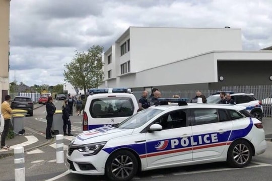 Học sinh đâm dao ở trường học Pháp, nhiều người thương vong