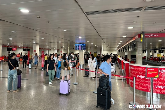 Khoảng 2,4 triệu khách sẽ di chuyển qua các cảng hàng không thuộc ACV dịp 30/4