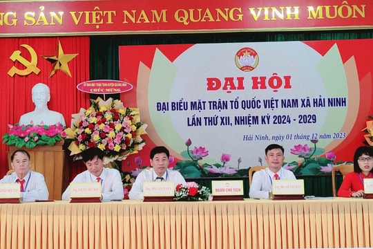Ủy ban Mặt trận Tổ quốc cấp xã có Chủ tịch và 5 Phó Chủ tịch
