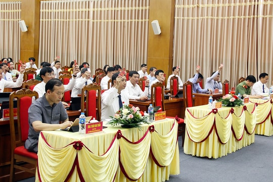 Bắc Giang thông qua 11 nghị quyết quan trọng tại kỳ họp chuyên đề