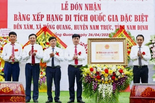 Nam Định nhận Bằng xếp hạng Di tích quốc gia đặc biệt Đền Xám