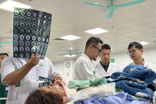 3 nạn nhân vụ lật xe khách ở Tam Đảo phải mổ cấp cứu