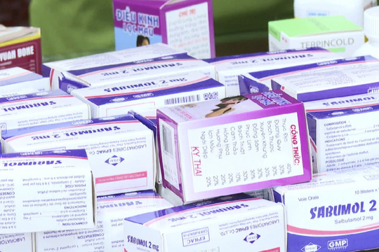 Tiết lộ chiêu trò lách luật của các gian thương sản xuất thuốc giả, sữa giả