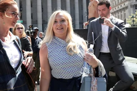 Người tố cáo đường dây tội phạm tình dục khét tiếng Jeffrey Epstein tự tử