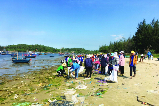 Quảng Ngãi: Đẩy mạnh công tác theo dõi, giám sát nước thải, khí thải phát sinh ra môi trường