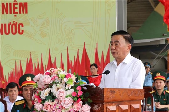 Thường trực Ban Bí thư Trần Cẩm Tú thăm, động viên các đơn vị luyện tập diễu binh