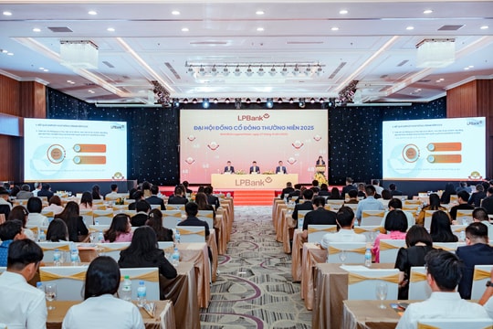 LPBank chi trả cổ tức bằng tiền mặt 25%, thành lập công ty quản lý nợ và khai thác tài sản