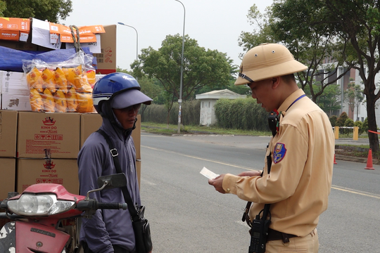 Sát sao từ cơ sở: Lực lượng CSGT Hà Nội nâng hiệu quả xử lý vi phạm