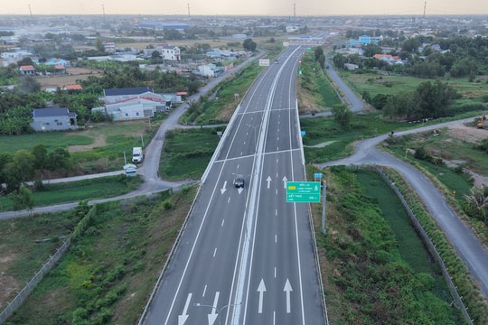 Thông xe tạm 2 đoạn tuyến cao tốc Bến Lức - Long Thành từ 18h hôm nay