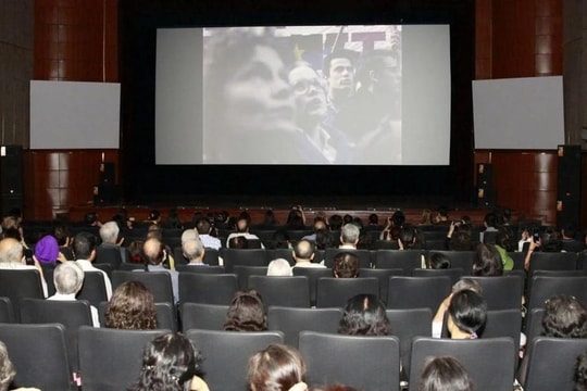 Thụy Điển trao tặng phim tài liệu quý 'Victory Vietnam' cho Việt Nam nhân dịp đại lễ 30/4