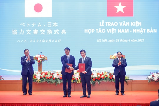 Việt Nam và Nhật Bản trao nhiều văn kiện hợp tác quan trọng
