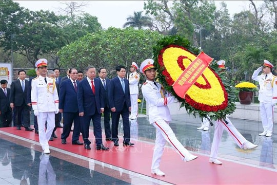 Lãnh đạo Đảng, Nhà nước đặt vòng hoa tưởng niệm các Anh hùng liệt sĩ